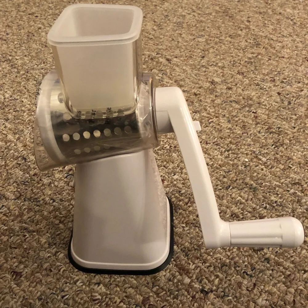 Nutri Slicer vegetable and fruit slicer 4 attachments